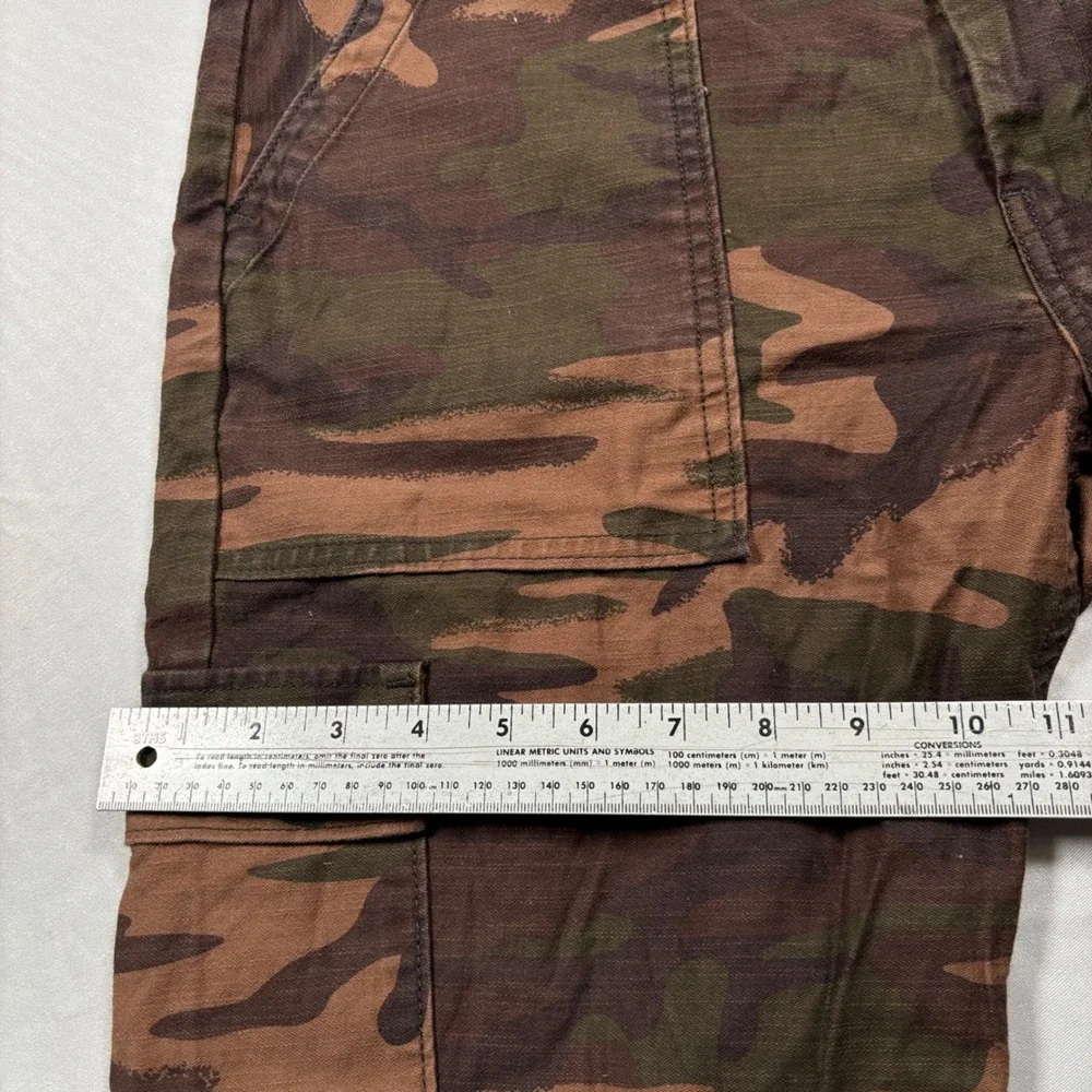 Levis equipped brown